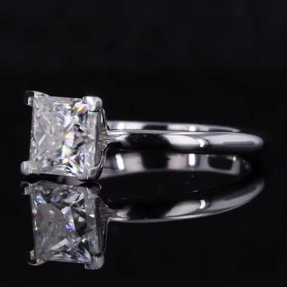 PRINCESS CUT STERLING SILVER RING - Picture 3 of 3